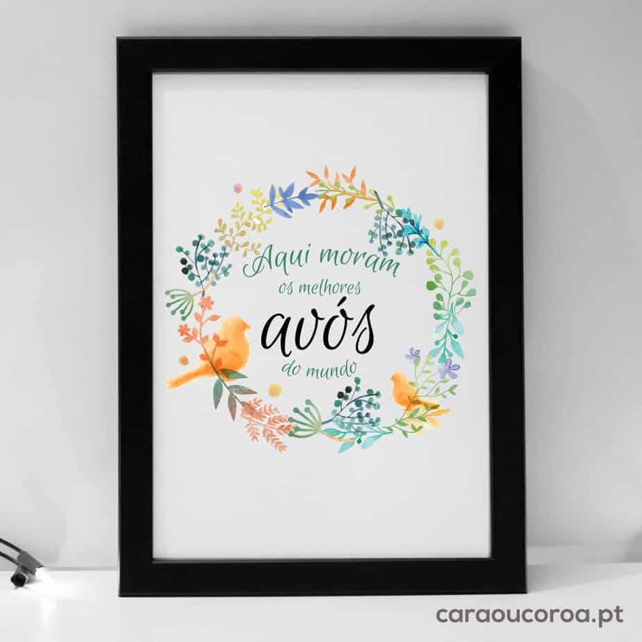 Quadro "Aqui Moram os Melhores Avós do Mundo" II - caraoucoroa.pt