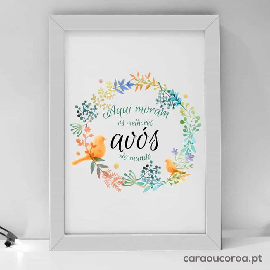 Quadro "Aqui Moram os Melhores Avós do Mundo" II - caraoucoroa.pt